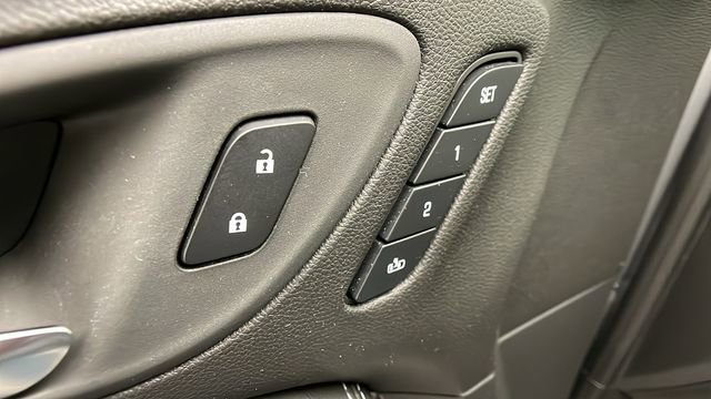 Used 2024 Buick Encore GX Avenir w/ Avenir Convenience Package image 9