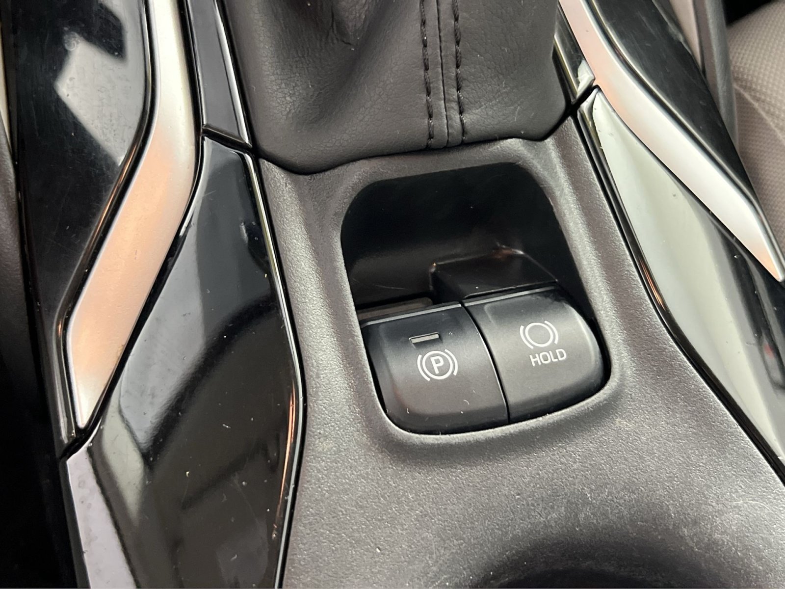 Used 2022 Toyota Corolla LE FWD image 40