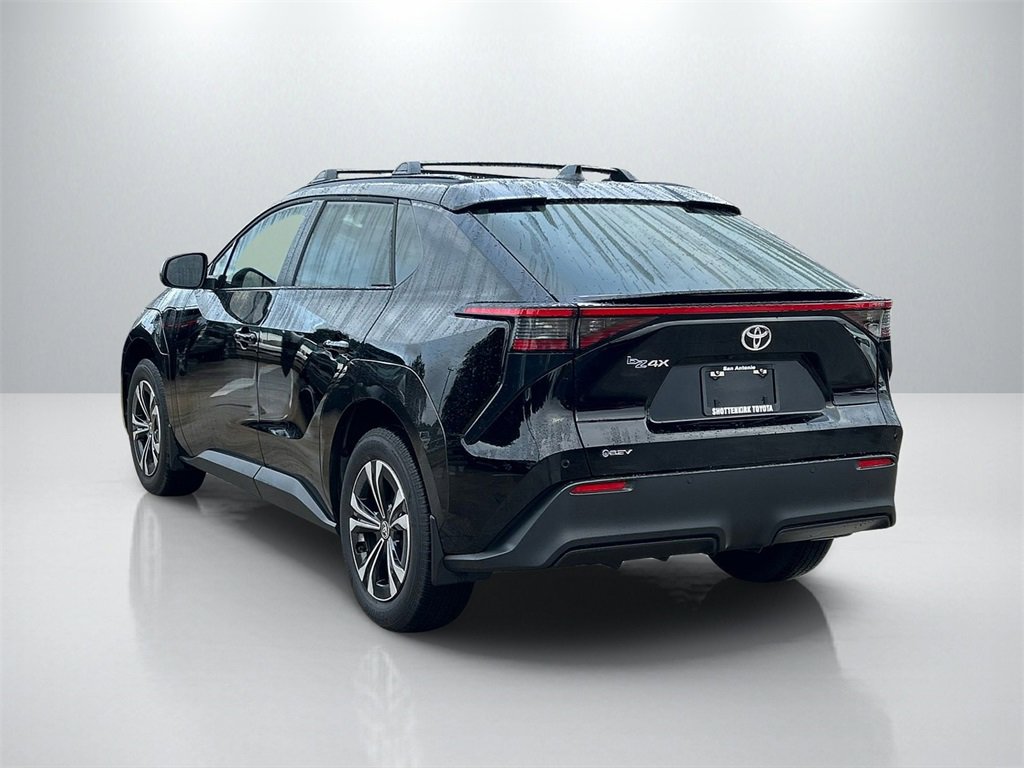 Used 2025 Toyota bZ4X FWD image 7