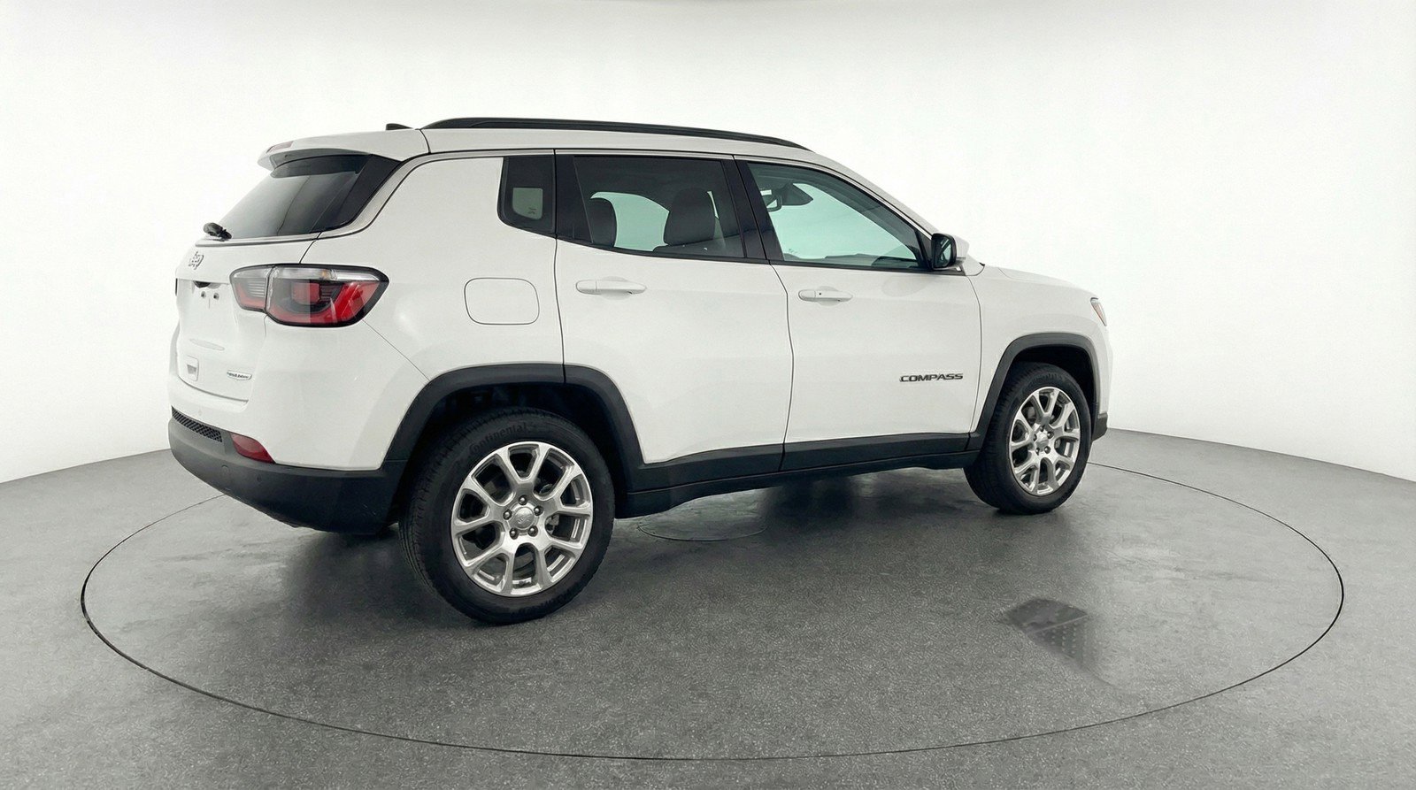 Used 2025 Jeep Compass Limited image 9