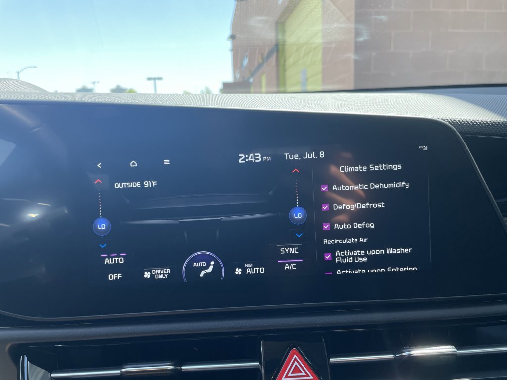 Used 2023 Kia Niro EX Touring image 40