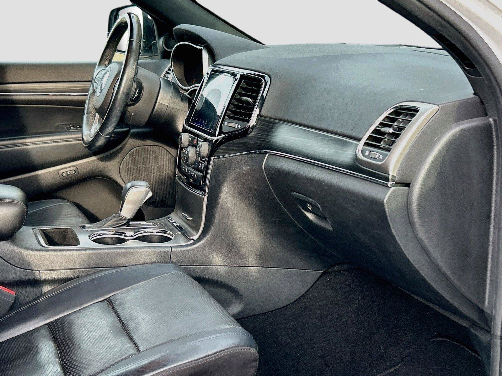 Used 2020 Jeep Grand Cherokee Limited w/ Luxury Group II RWD image 15