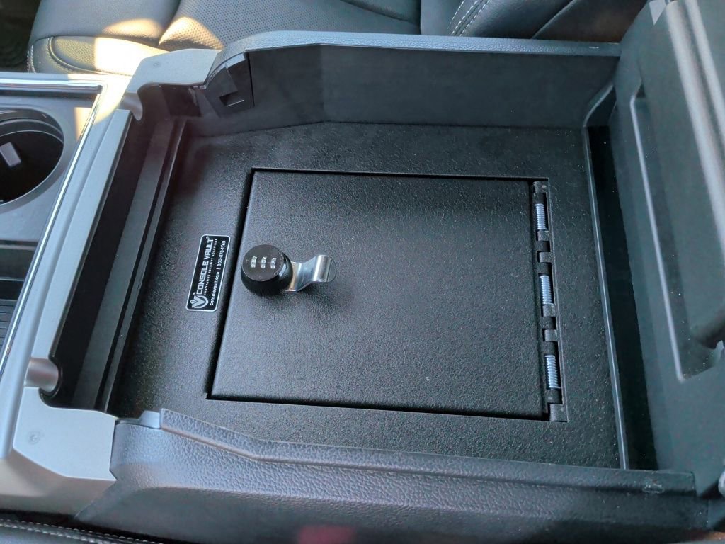 Used 2022 Ford F250 Lariat w/ Tremor Off-Road Package image 38