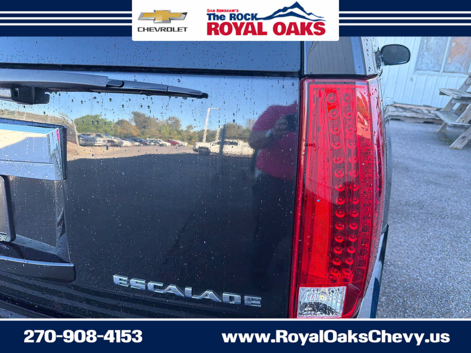 Used 2012 Cadillac Escalade Luxury AWD/4WD image 22