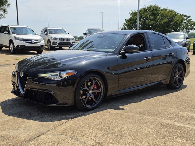 Used 2019 Alfa Romeo Giulia Ti Sport w/ Quick Order Package 22U Sport RWD image 5