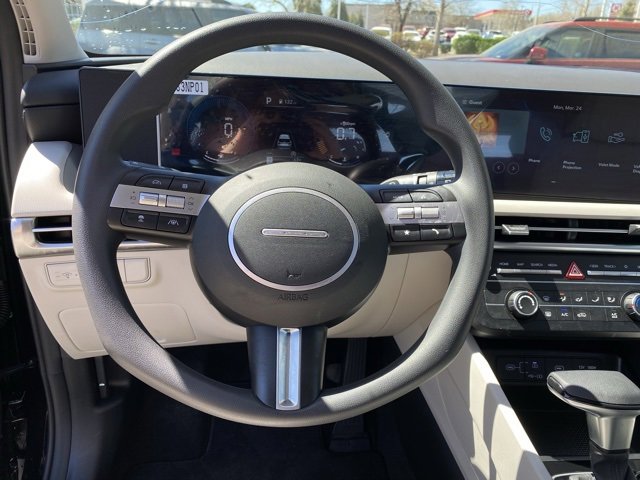 New 2025 Hyundai Tucson SE image 17