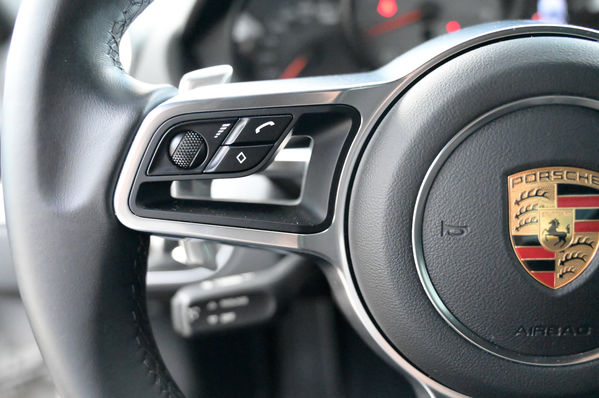 Used 2019 Porsche 718 Cayman S image 26