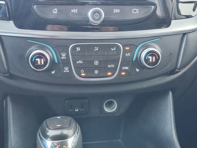 Used 2018 Chevrolet Traverse LT image 17