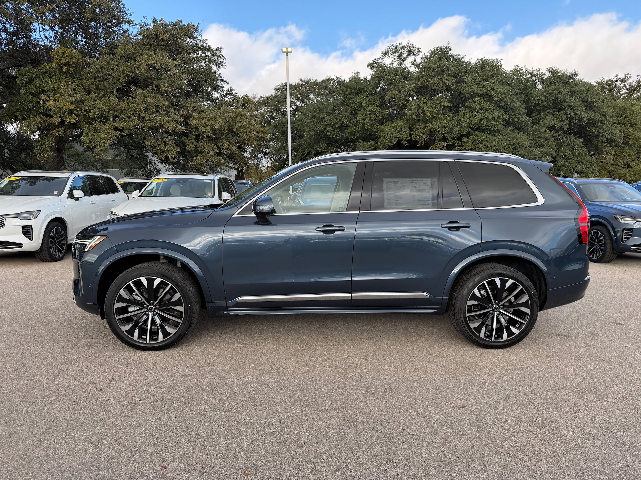 New 2026 Volvo XC90 B6 Ultra w/ Protection Package AWD/4WD image 3