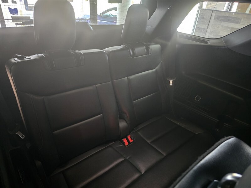 Used 2020 Ford Explorer XLT w/ Equipment Group 202A AWD/4WD image 20