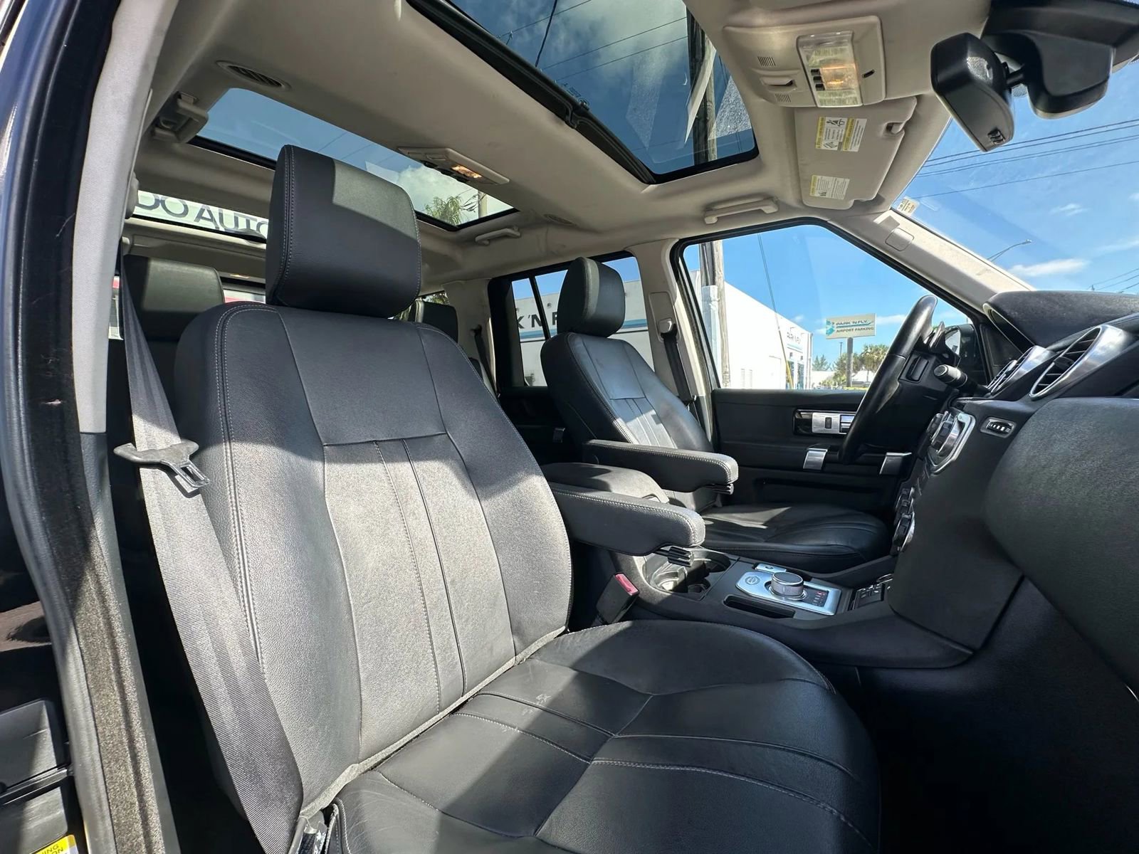 Used 2016 Land Rover LR4 HSE Silver Edition image 9