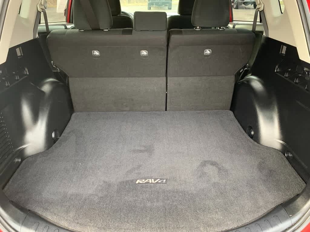 Used 2016 Toyota RAV4 LE image 7