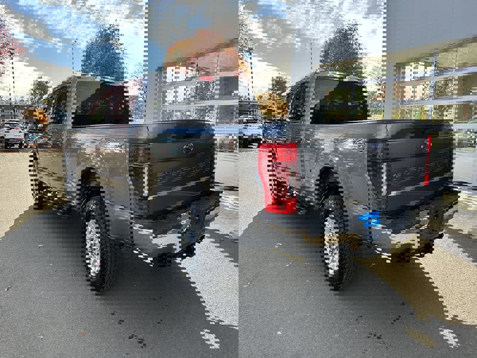 Used 2022 Ford F250 XLT image 3