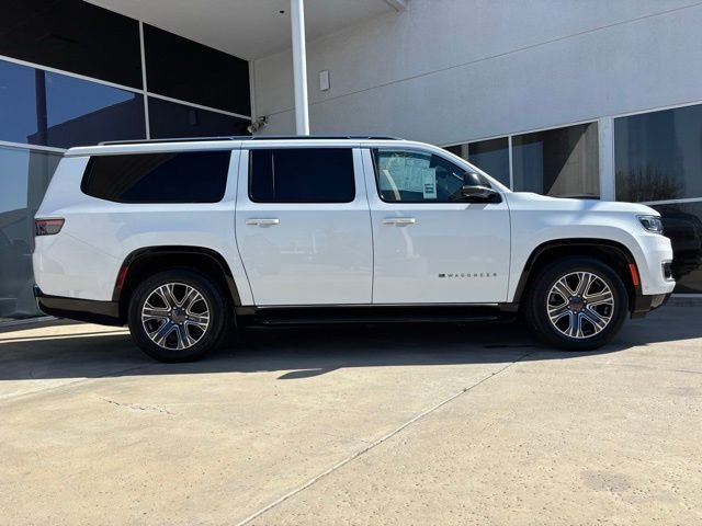 Used 2023 Jeep Wagoneer L Series II image 2
