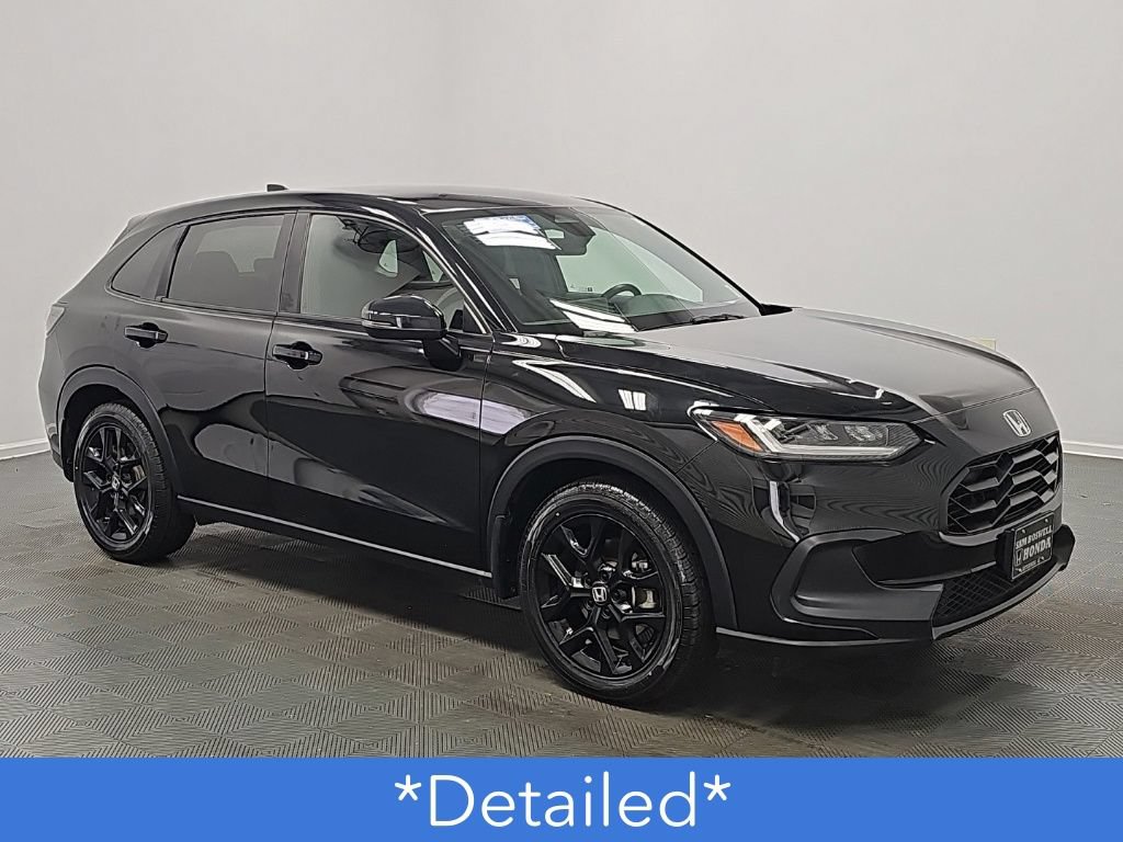 Used 2025 Honda HR-V Sport image 2