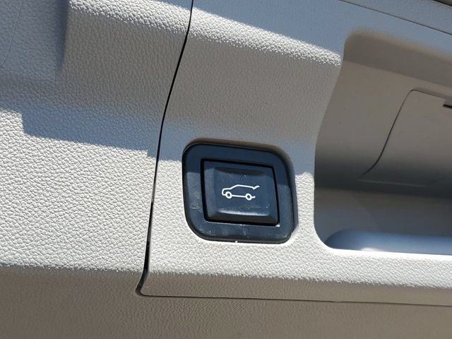 Certified 2023 GMC Acadia SLE w/ Driver Convenience Package AWD/4WD image 8