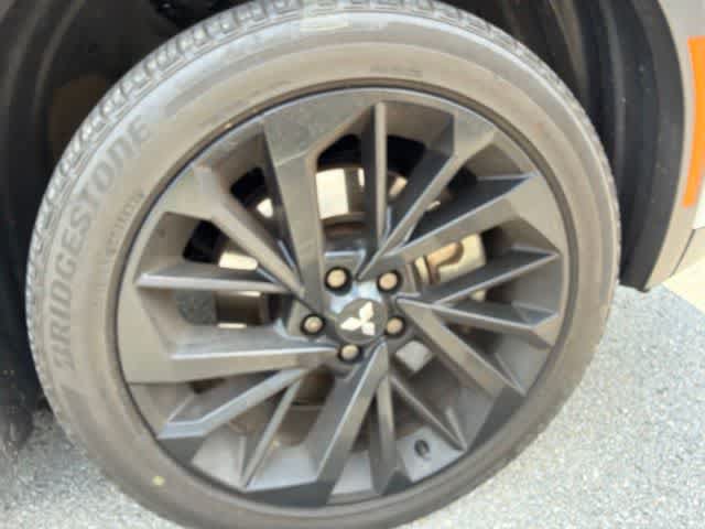 Used 2023 Mitsubishi Outlander SE Black Edition AWD/4WD image 16