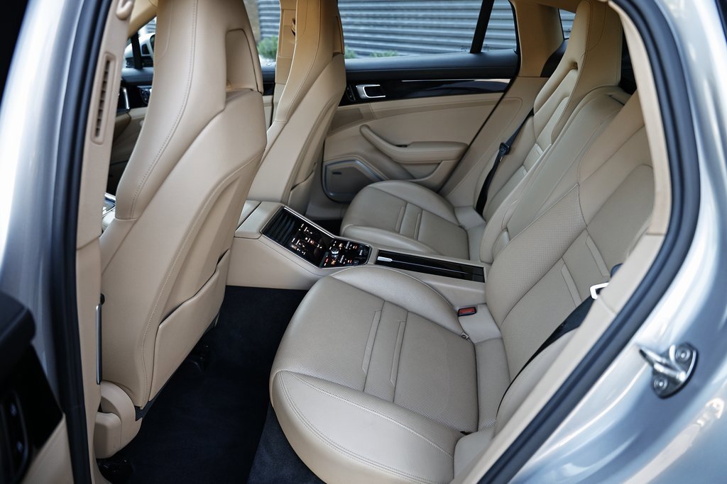 Used 2021 Porsche Panamera 4 image 30