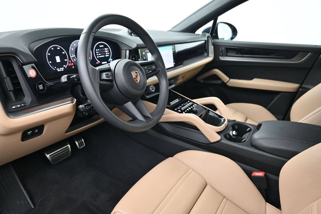 Certified 2025 Porsche Cayenne Coupe AWD/4WD image 4