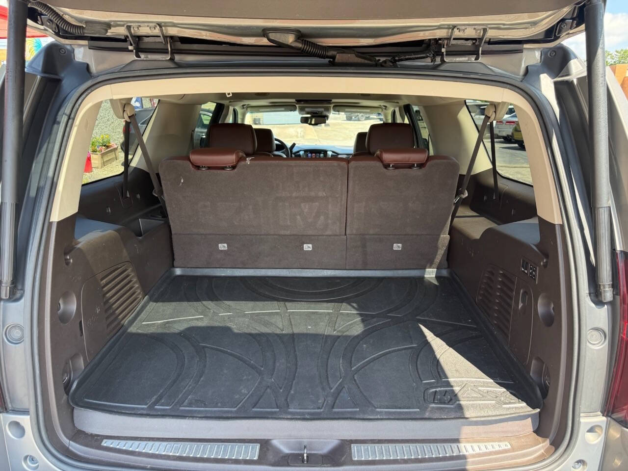Used 2017 Chevrolet Suburban Premier AWD/4WD image 12