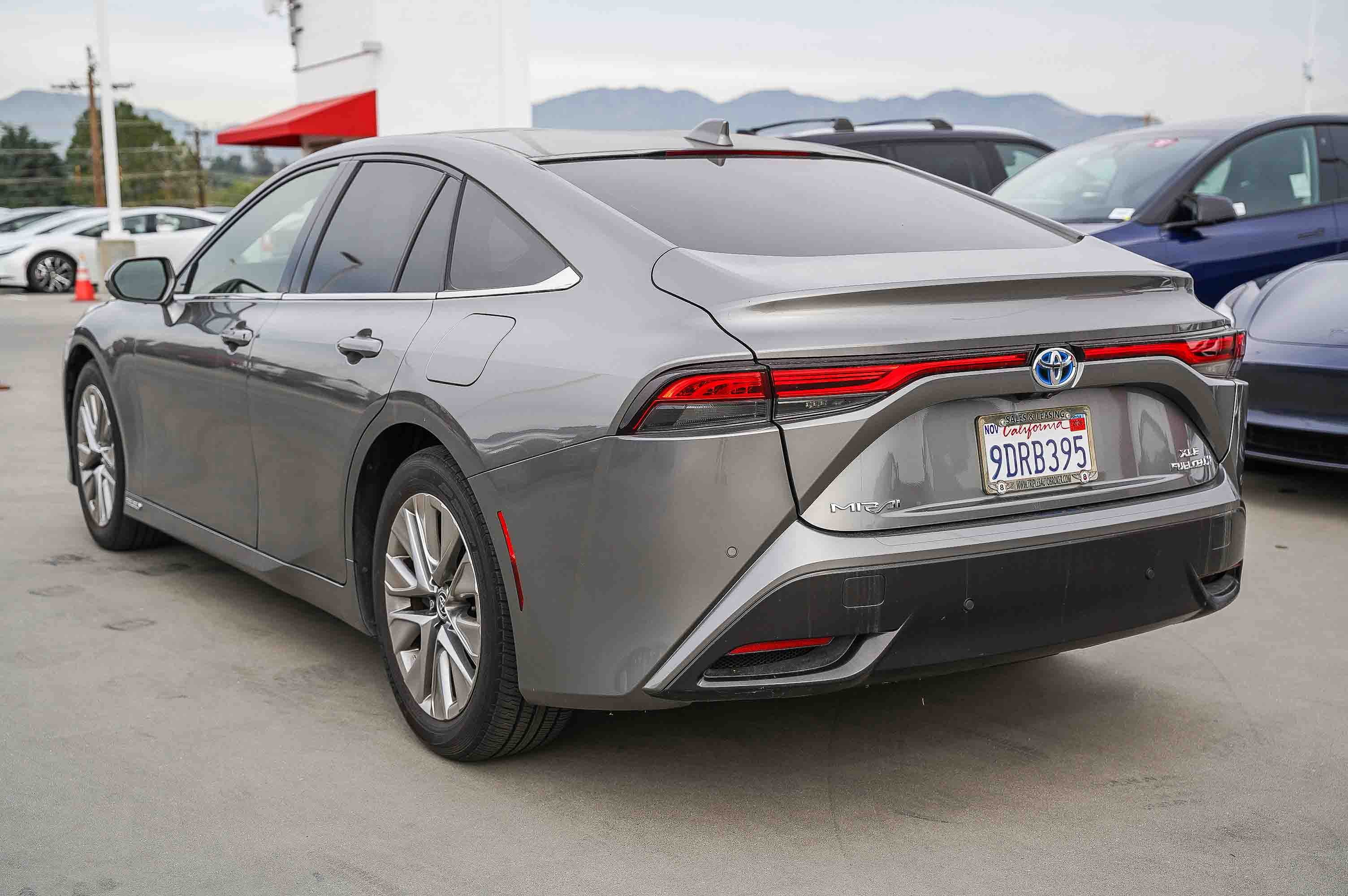 Used 2022 Toyota Mirai XLE image 9