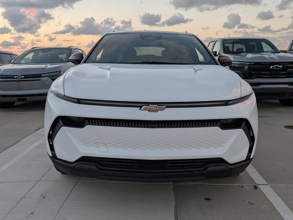 New 2026 Chevrolet Equinox EV LT AWD/4WD image 3