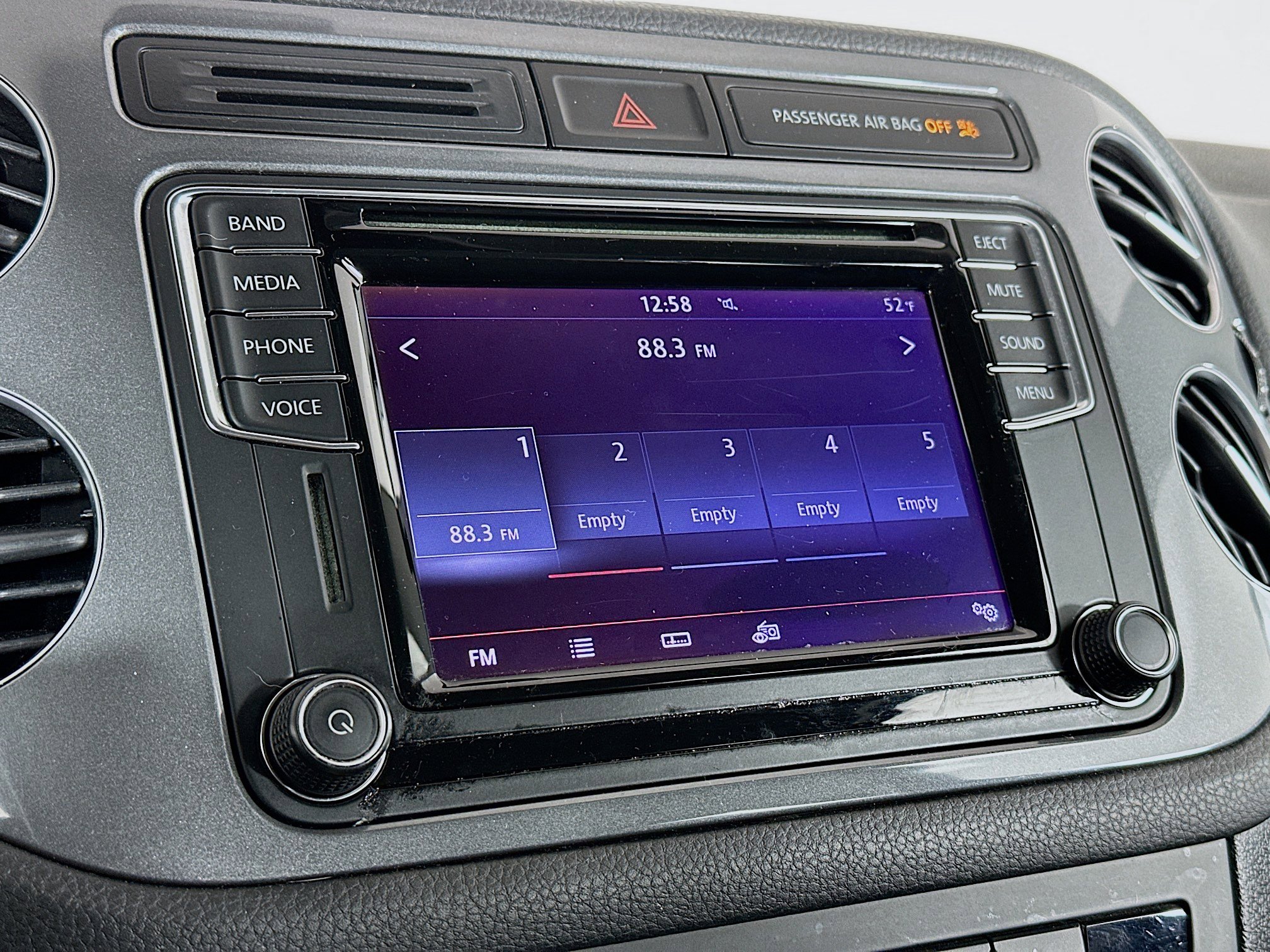 Used 2017 Volkswagen Tiguan S image 21