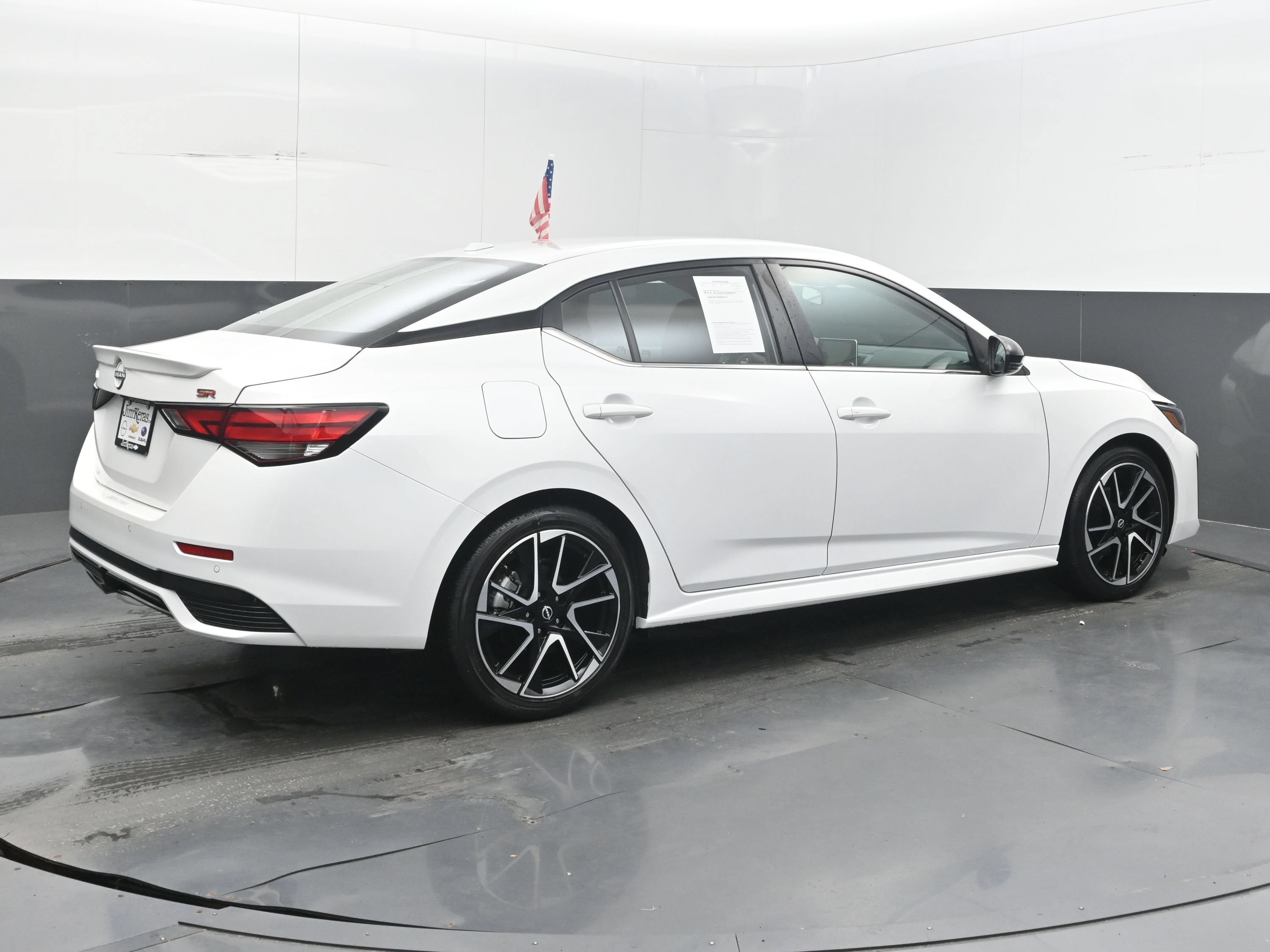Used 2024 Nissan Sentra SR FWD image 9