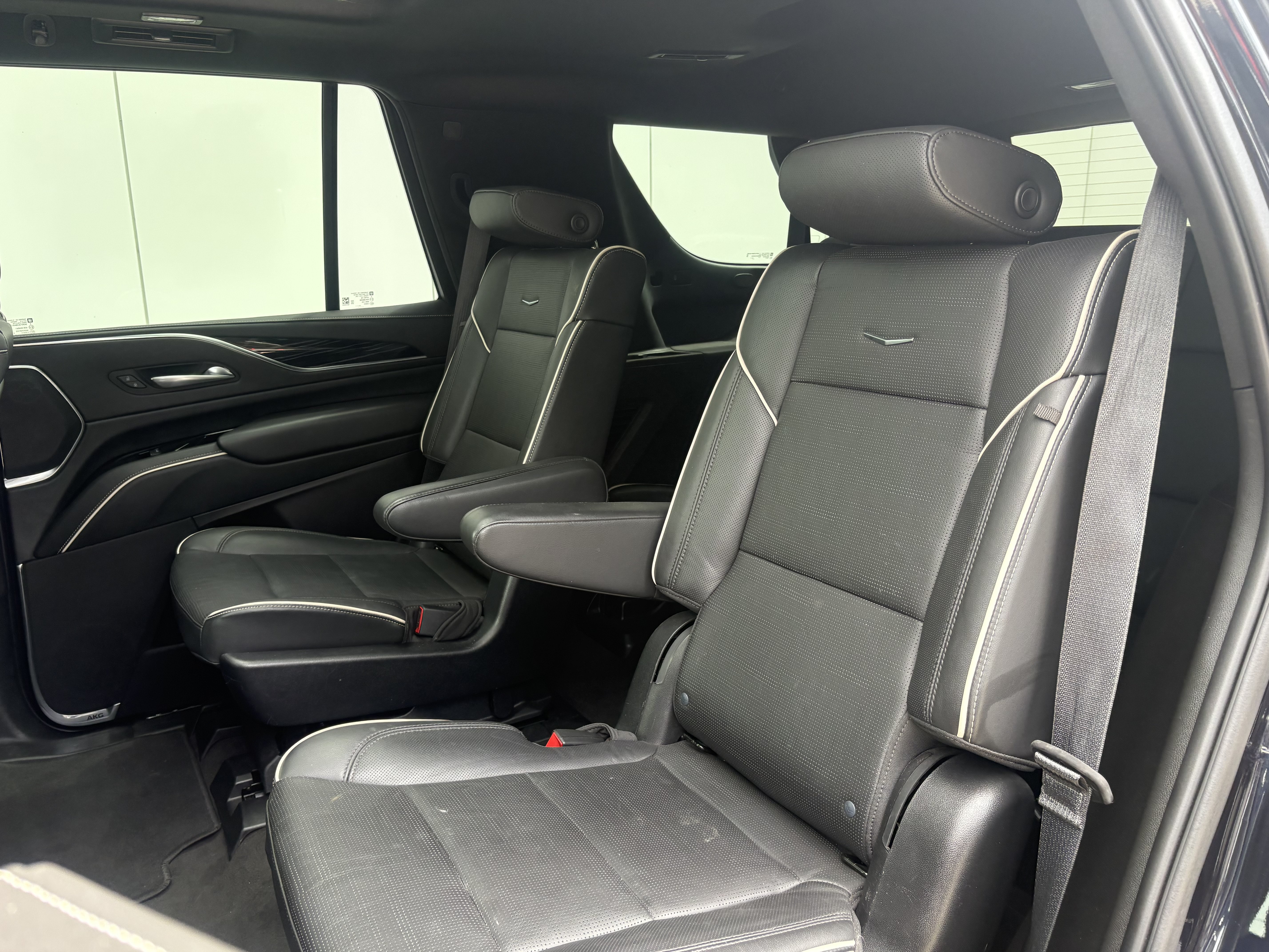 Used 2023 Cadillac Escalade Sport AWD/4WD image 13