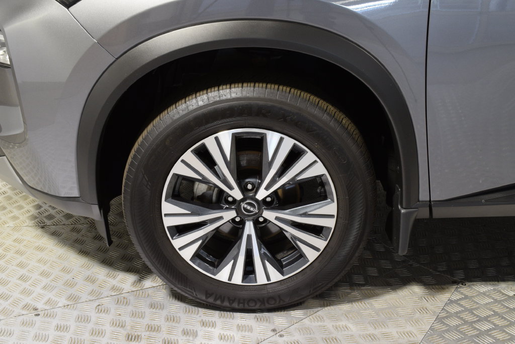 Used 2023 Nissan Rogue SV AWD/4WD image 35