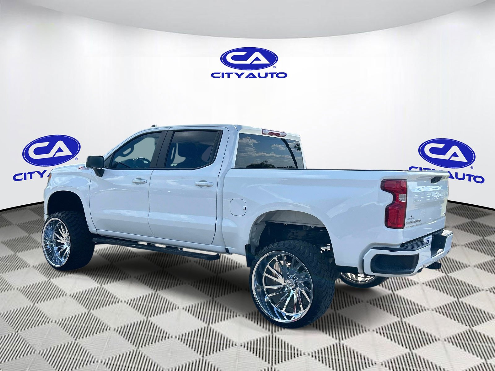Used 2023 Chevrolet Silverado 1500 RST w/ Z71 Off-Road Package AWD/4WD image 5