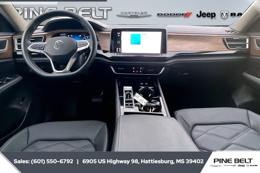 Used 2025 Volkswagen Atlas SE image 13