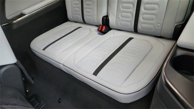 Used 2024 Rivian R1S Launch Edition image 32