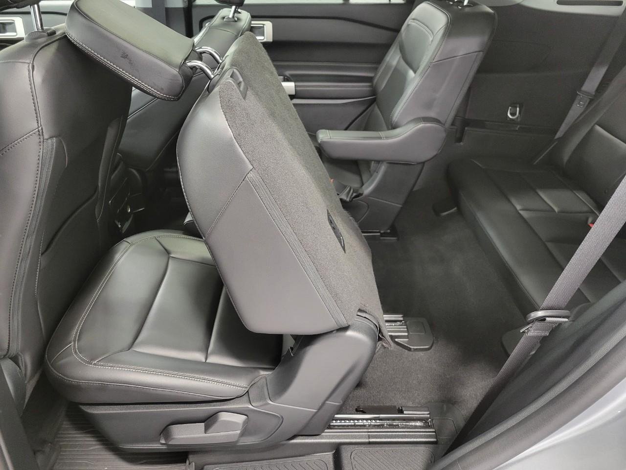 Used 2023 Ford Explorer XLT w/ Equipment Group 202A AWD/4WD image 25