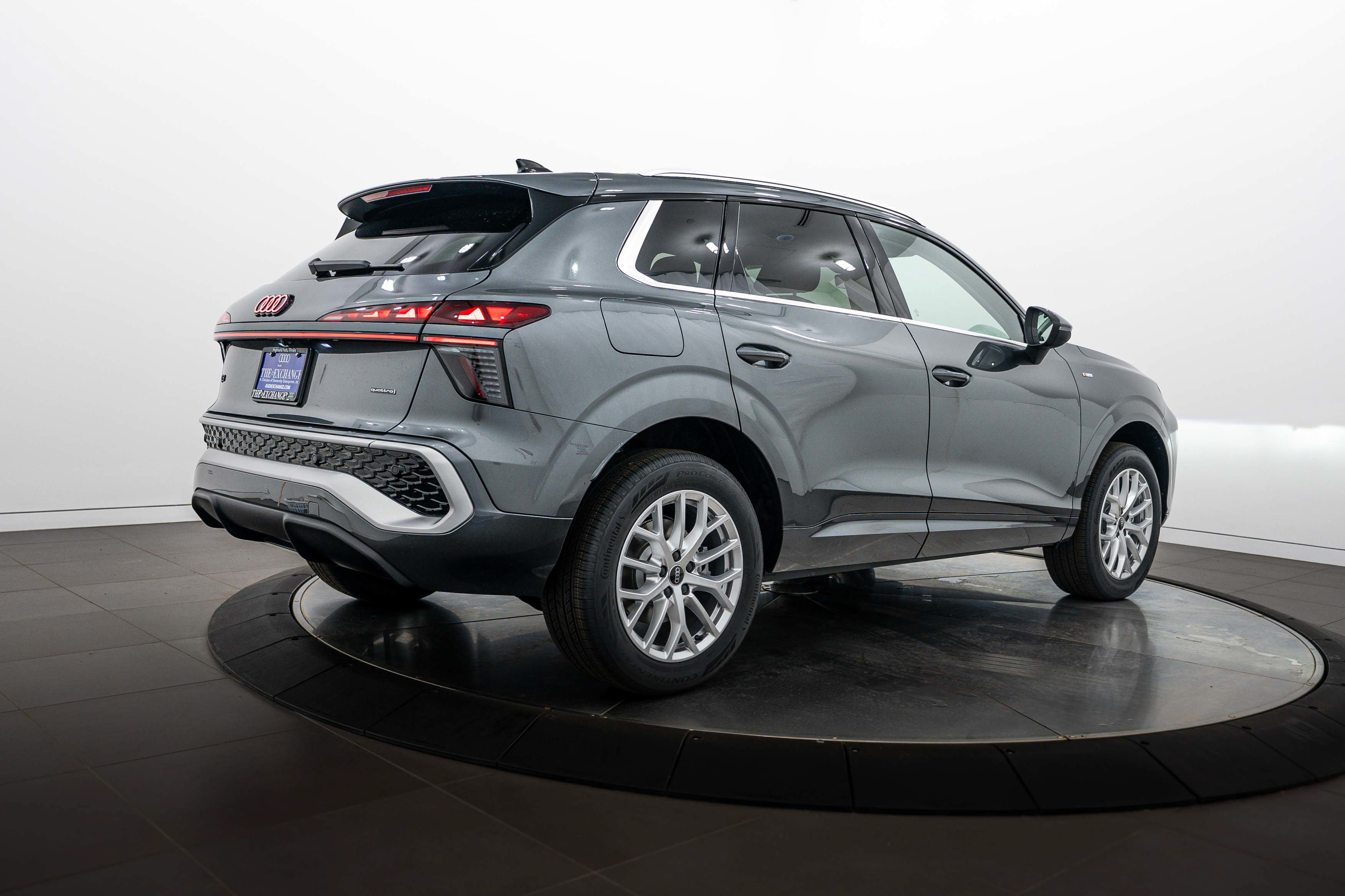New 2026 Audi Q3 quattro 2.0T AWD/4WD image 4