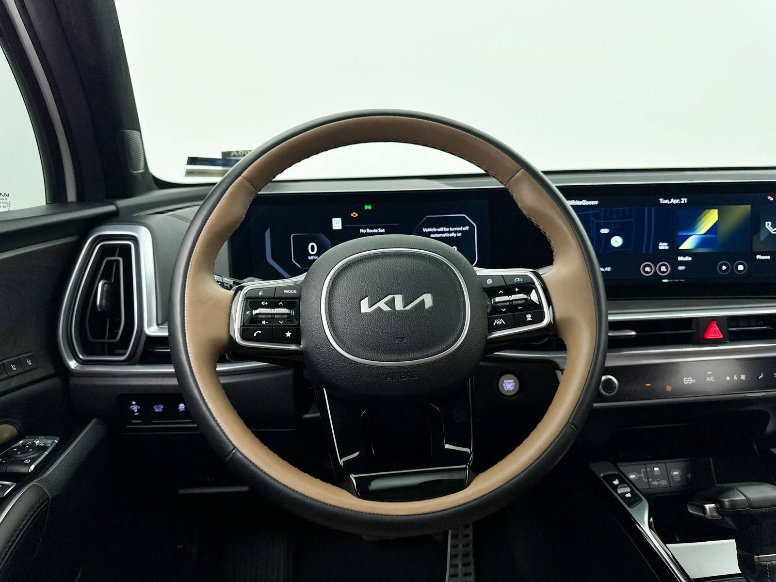 Certified 2024 Kia Sorento SX Prestige w/ Olive Brown Leather Package AWD/4WD image 39