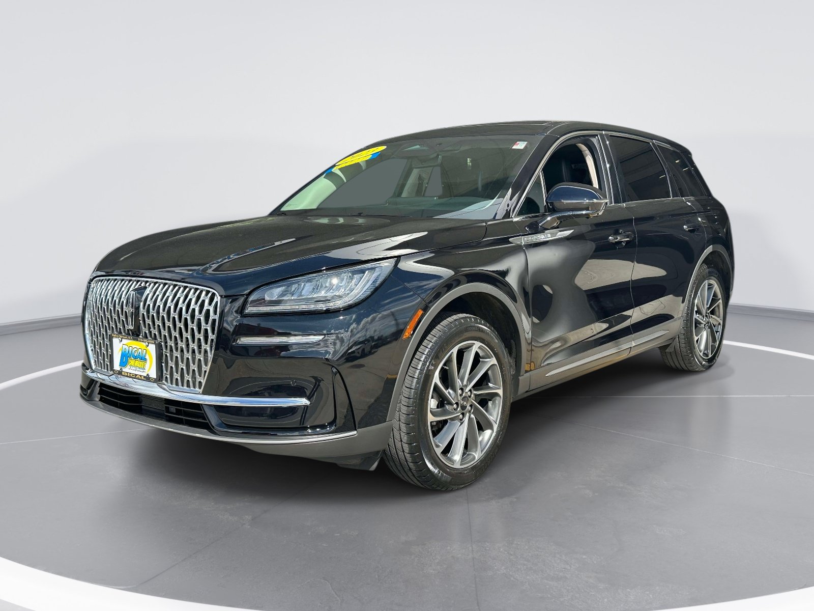 Used 2023 Lincoln Corsair AWD w/ Equipment Group 101A image 3