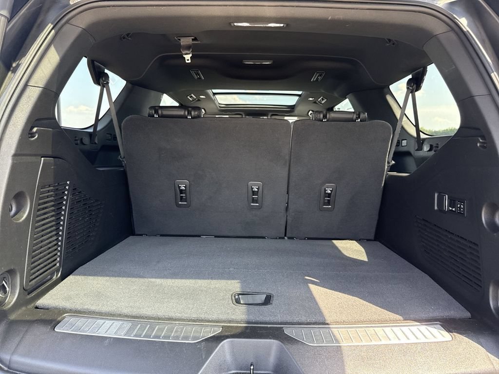 Used 2022 Chevrolet Suburban High Country AWD/4WD image 28