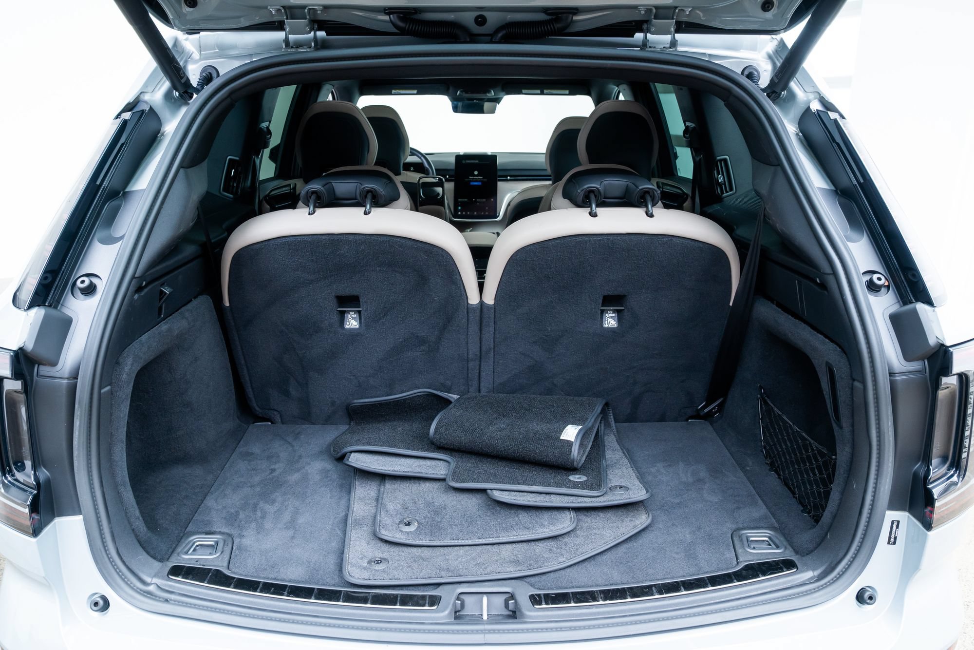 Used 2025 Volvo EX90 Plus AWD/4WD image 7