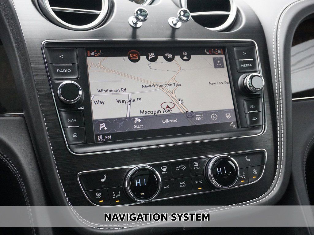 Used 2019 Bentley Bentayga image 3