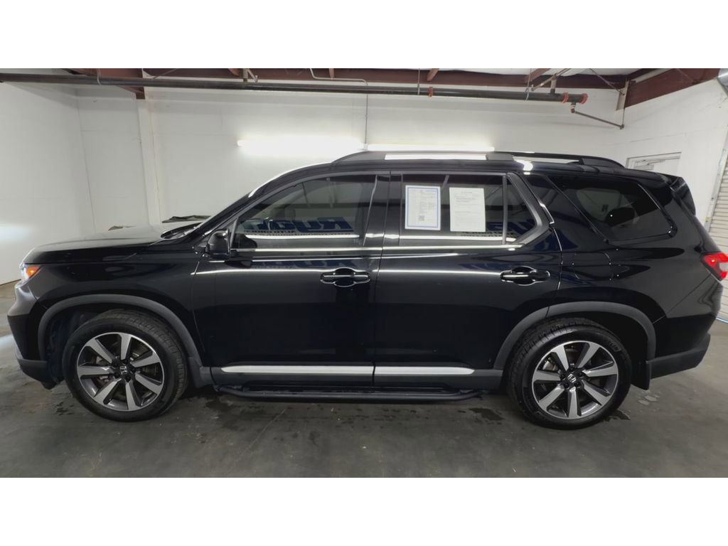 Used 2023 Honda Pilot Touring image 5