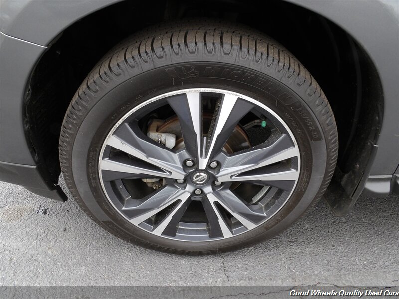 Used 2019 Nissan Pathfinder Platinum AWD/4WD image 11