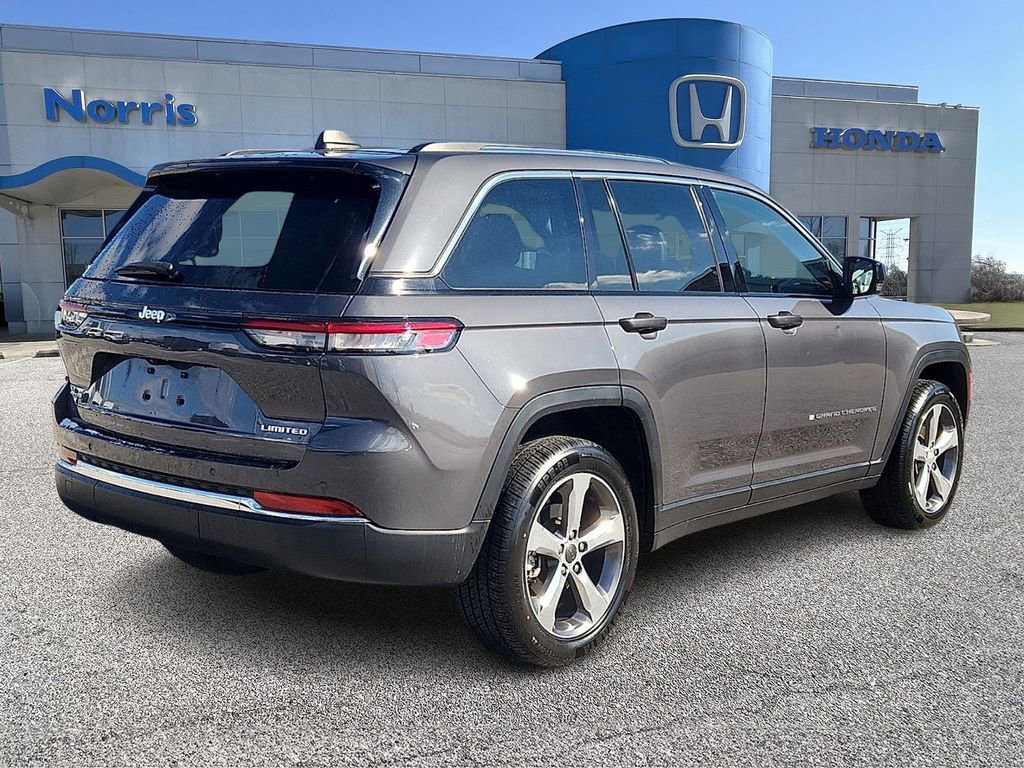 Used 2022 Jeep Grand Cherokee Limited w/ Trailer Tow Prep Group (B) image 4