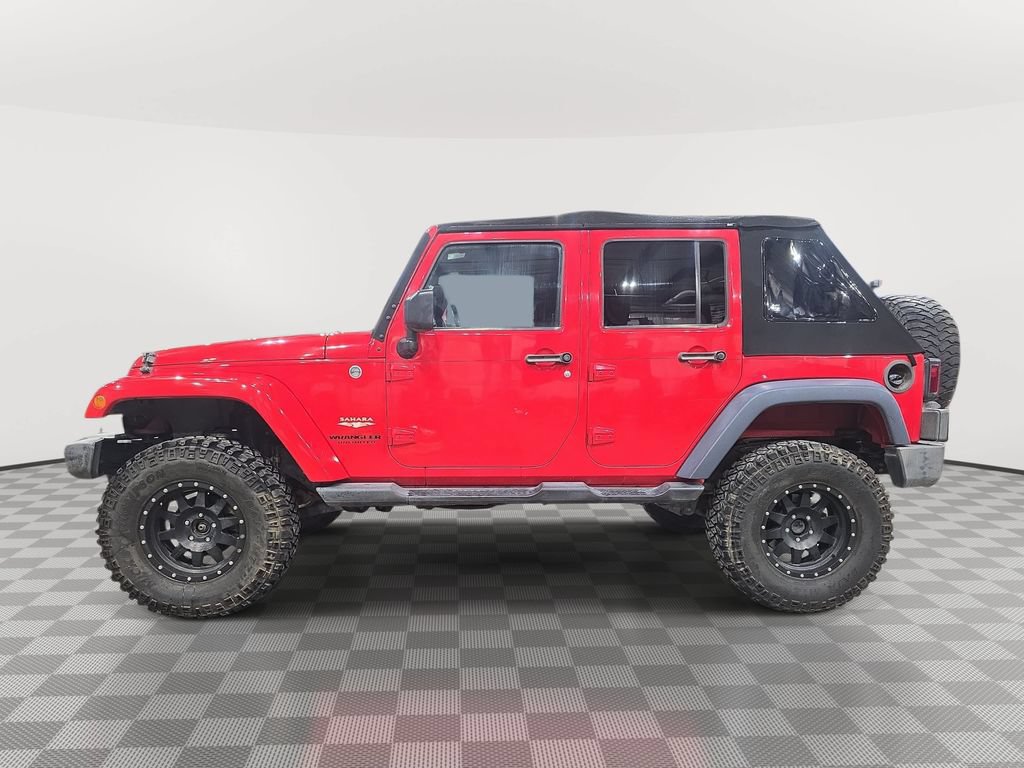 Used 2015 Jeep Wrangler Unlimited Sahara w/ Connectivity Group AWD/4WD image 4