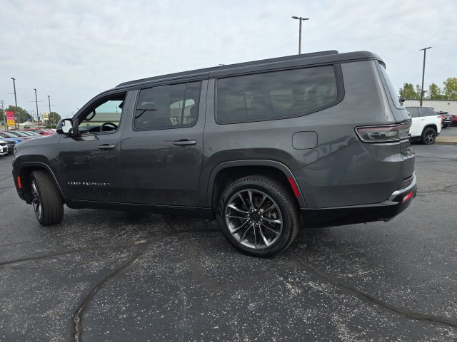 Used 2025 Jeep Grand Wagoneer L Series III w/ Rear Seat Video Group 1 AWD/4WD image 4