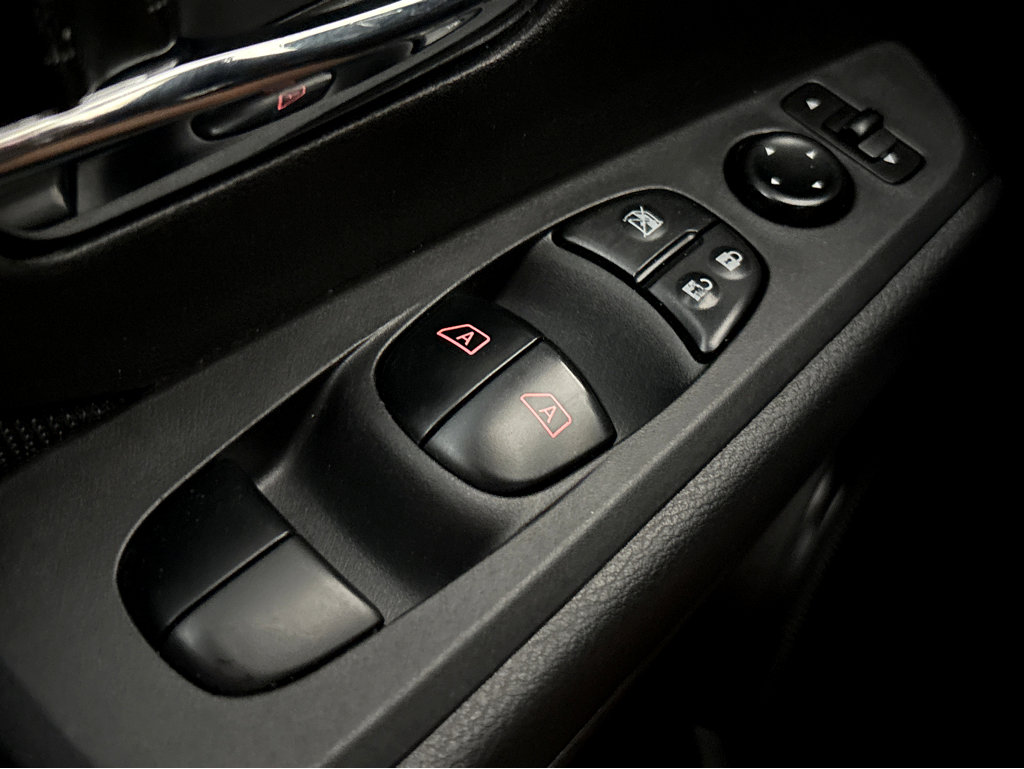 Used 2023 Nissan Kicks SV FWD image 19