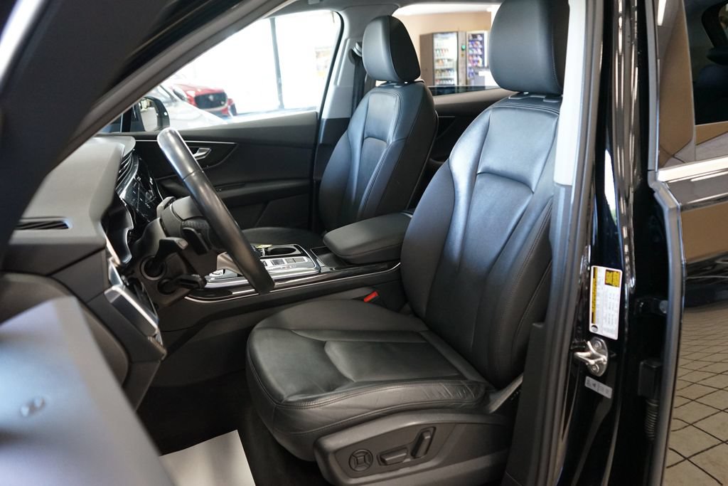 Used 2021 Audi Q7 3.0T Premium Plus AWD/4WD image 2