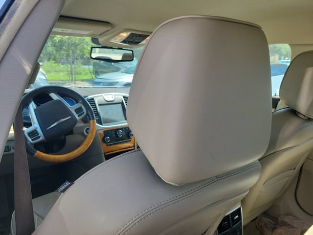 Used 2013 Chrysler 300 C RWD image 11