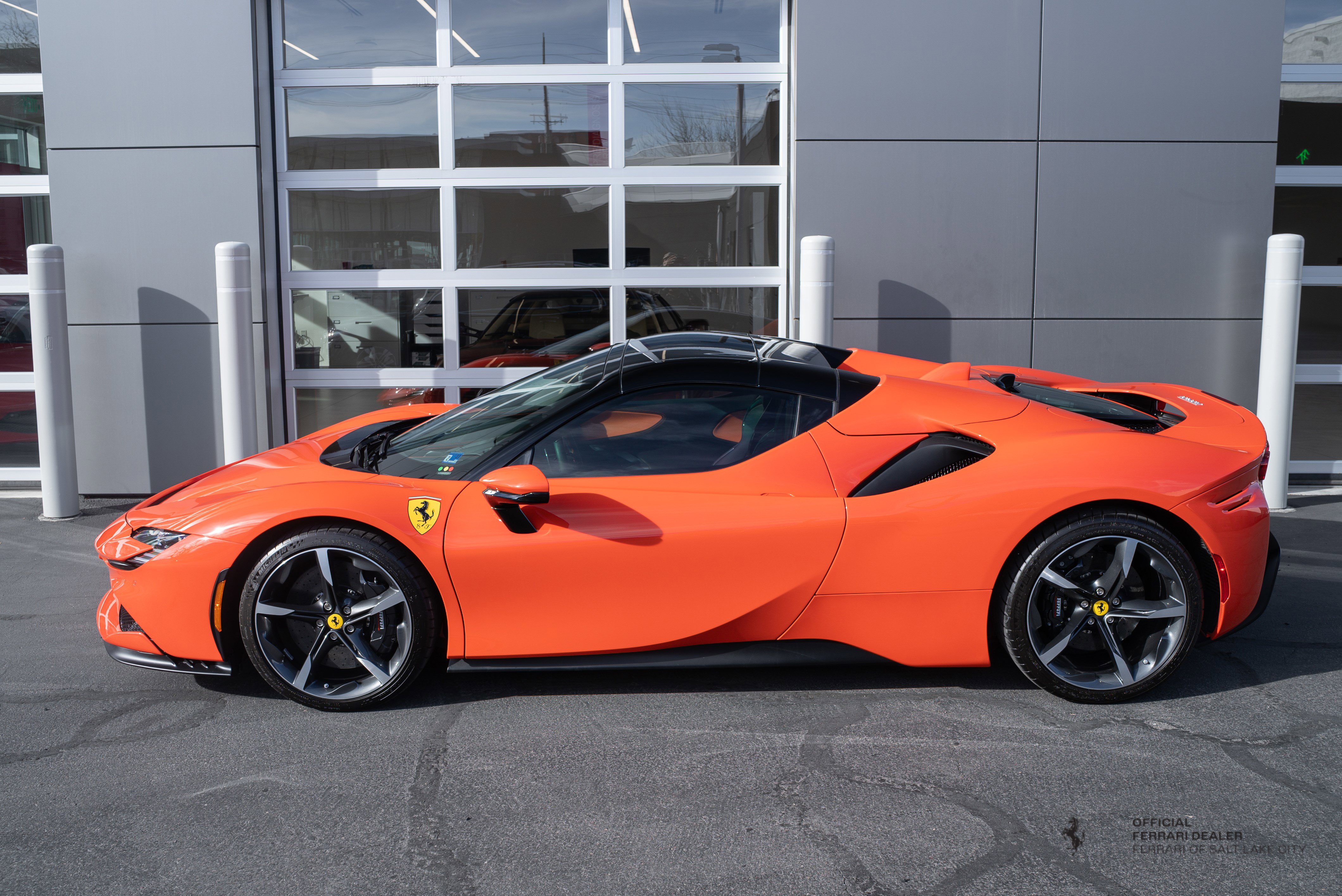 Used 2024 Ferrari SF90 Spider image 3