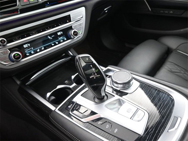 Used 2022 BMW 740i xDrive w/ M Sport Package image 9
